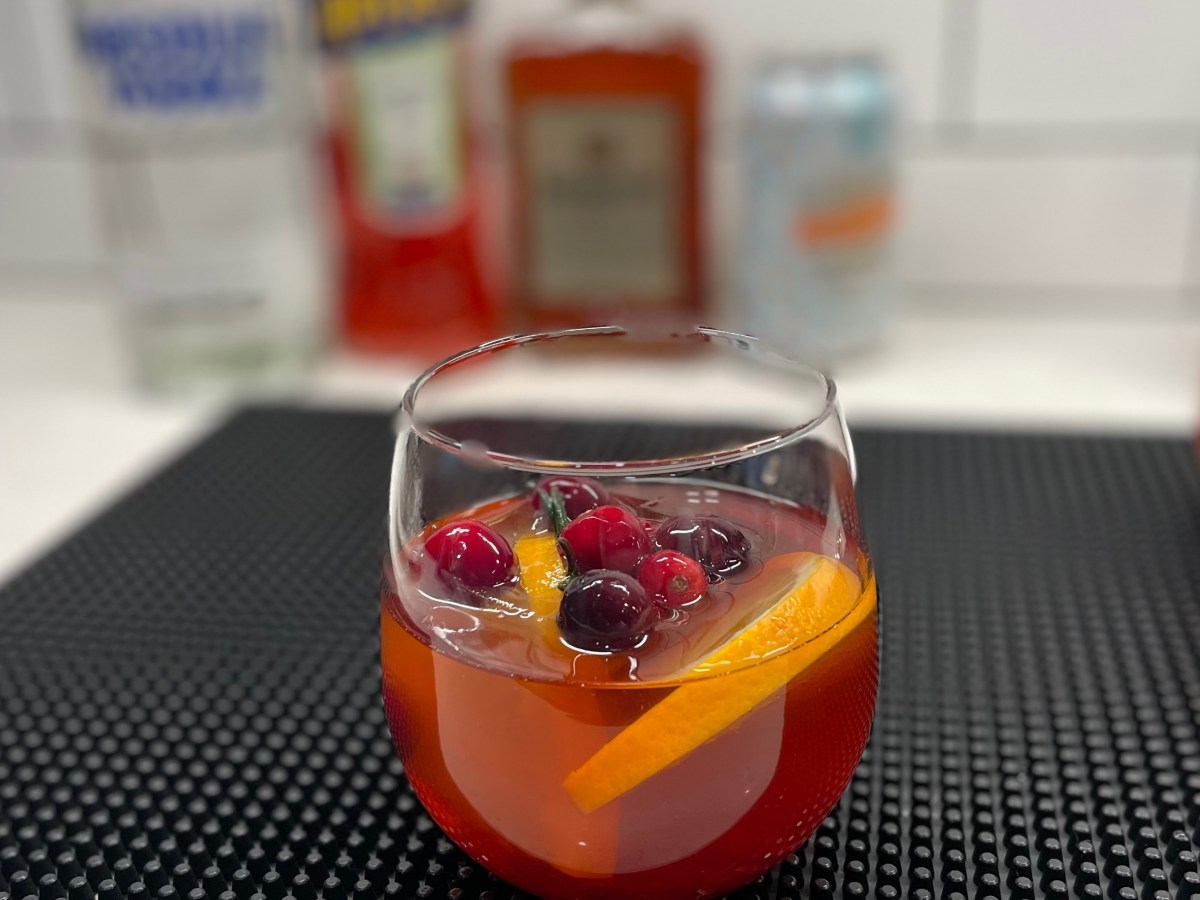 Pomegranate-Amaretto Holiday Spritz